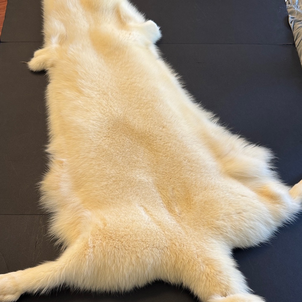 Luxurious Cream Fur Rug